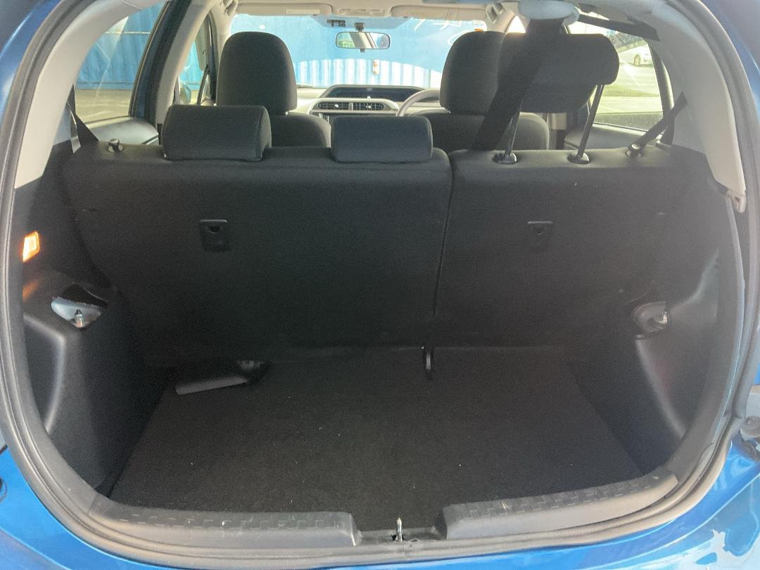 Photo '23' of Toyota Aqua