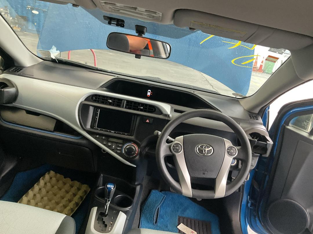 Photo '22' of Toyota Aqua