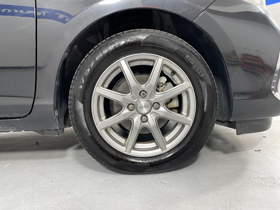 Photo '9' of Toyota Aqua