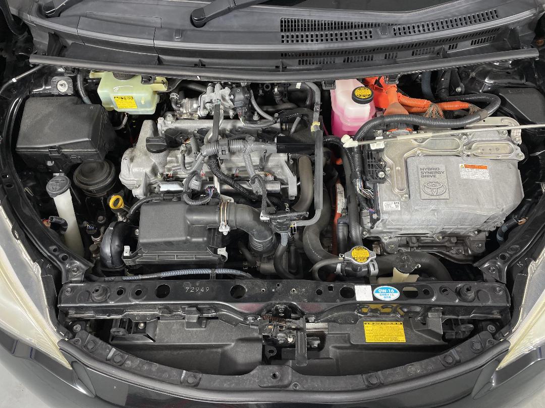 Photo '13' of Toyota Aqua