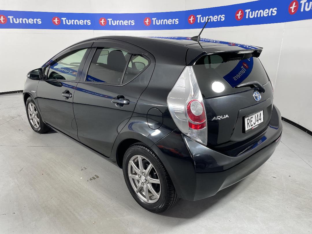 Photo '5' of Toyota Aqua