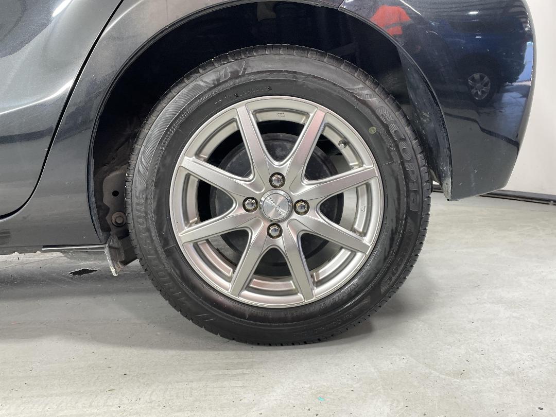 Photo '11' of Toyota Aqua