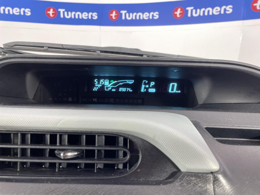 Photo '21' of Toyota Aqua