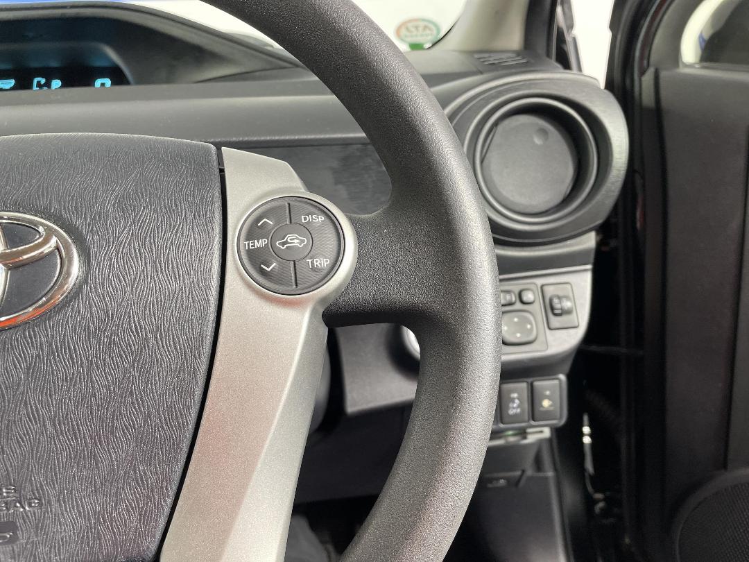 Photo '27' of Toyota Aqua