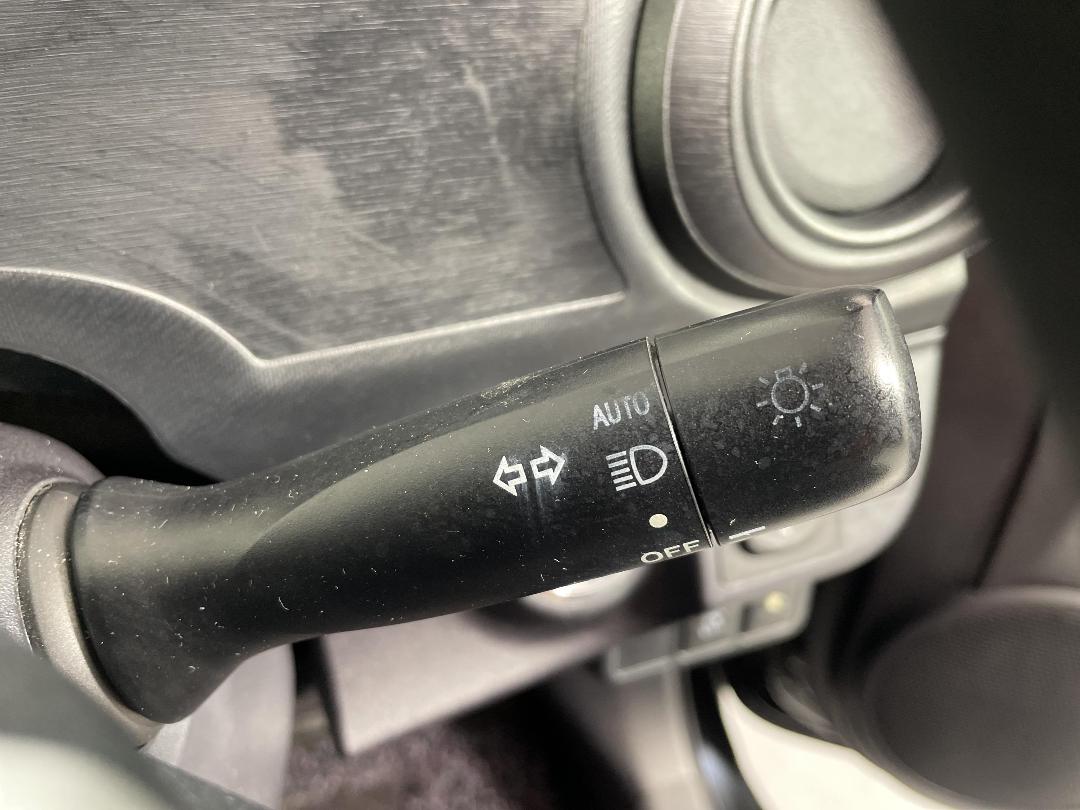 Photo '28' of Toyota Aqua