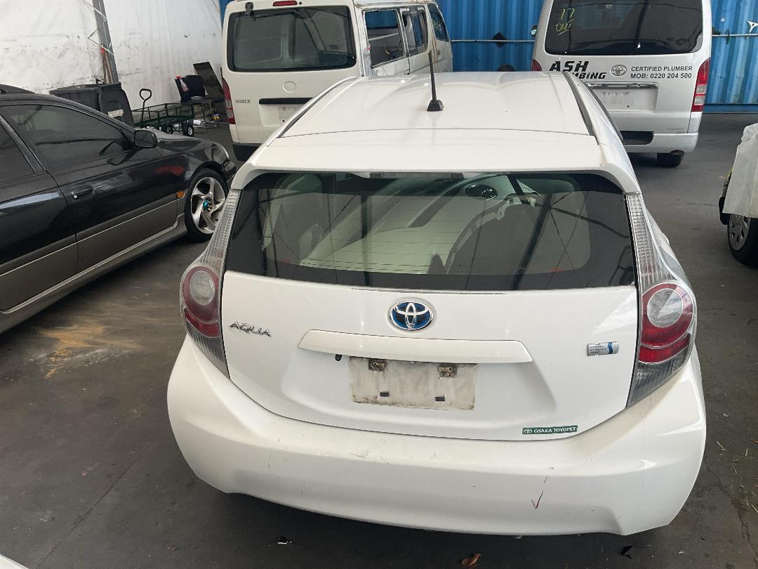 Photo '12' of Toyota Aqua