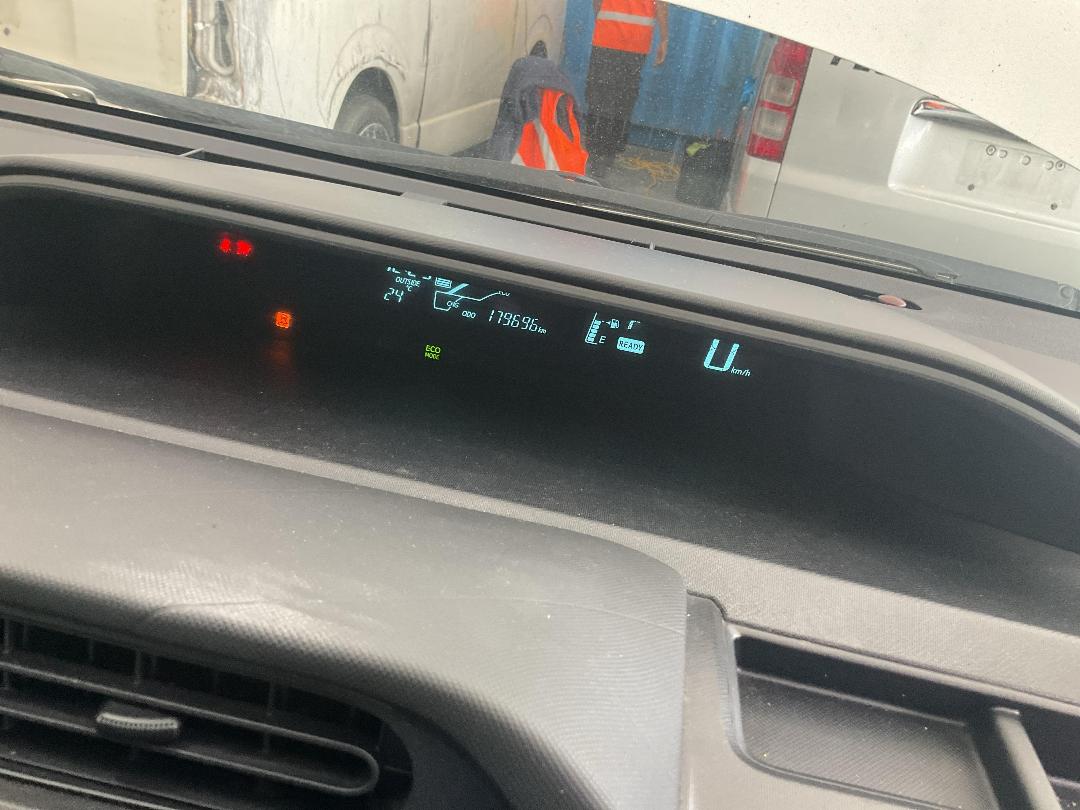 Photo '19' of Toyota Aqua