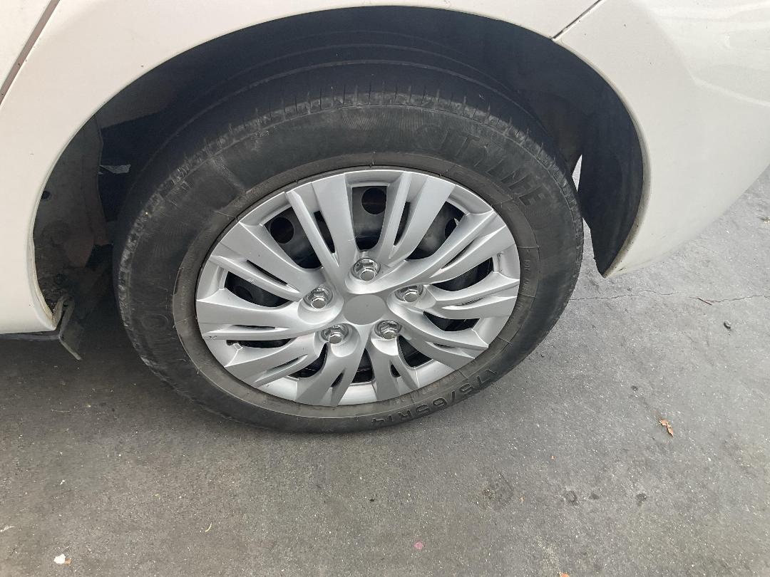 Photo '25' of Toyota Aqua