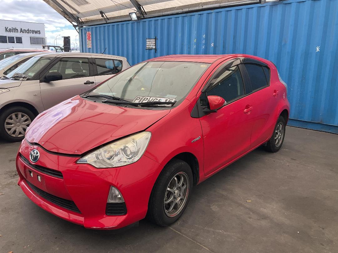 Photo '9' of Toyota Aqua Photo '9' of Toyota Aqua