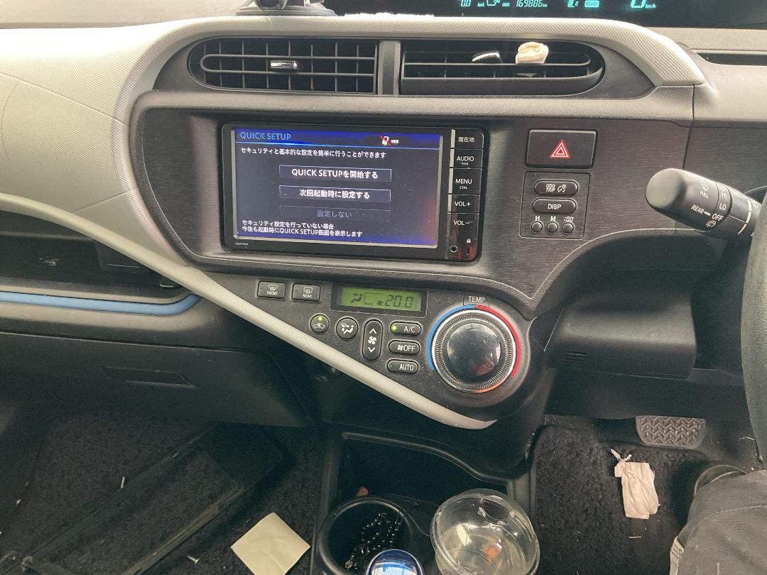 Photo '25' of Toyota Aqua Photo '25' of Toyota Aqua