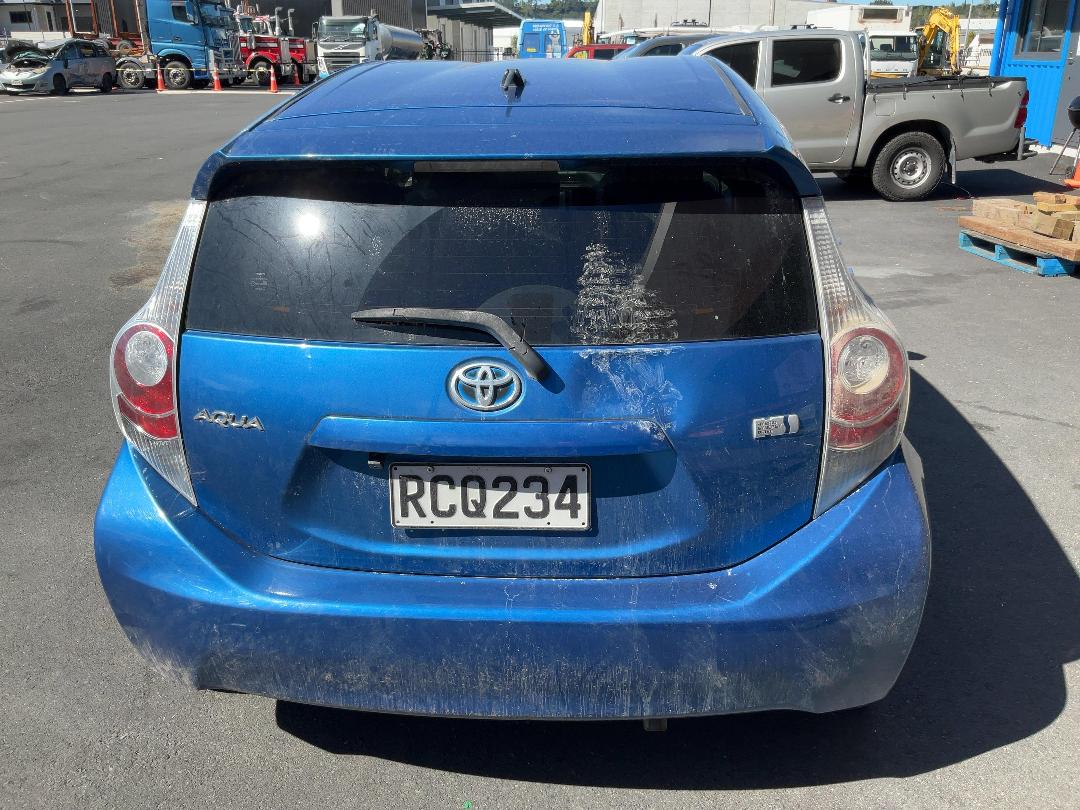 Photo '6' of Toyota Aqua