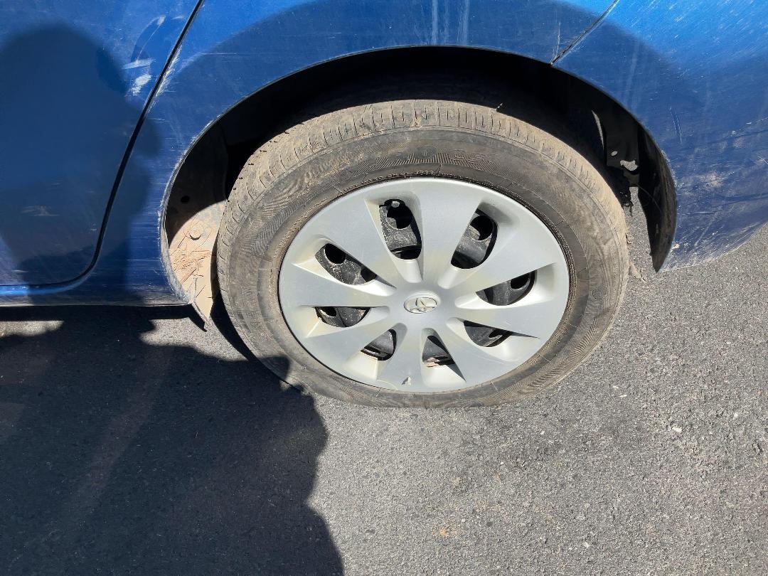 Photo '12' of Toyota Aqua