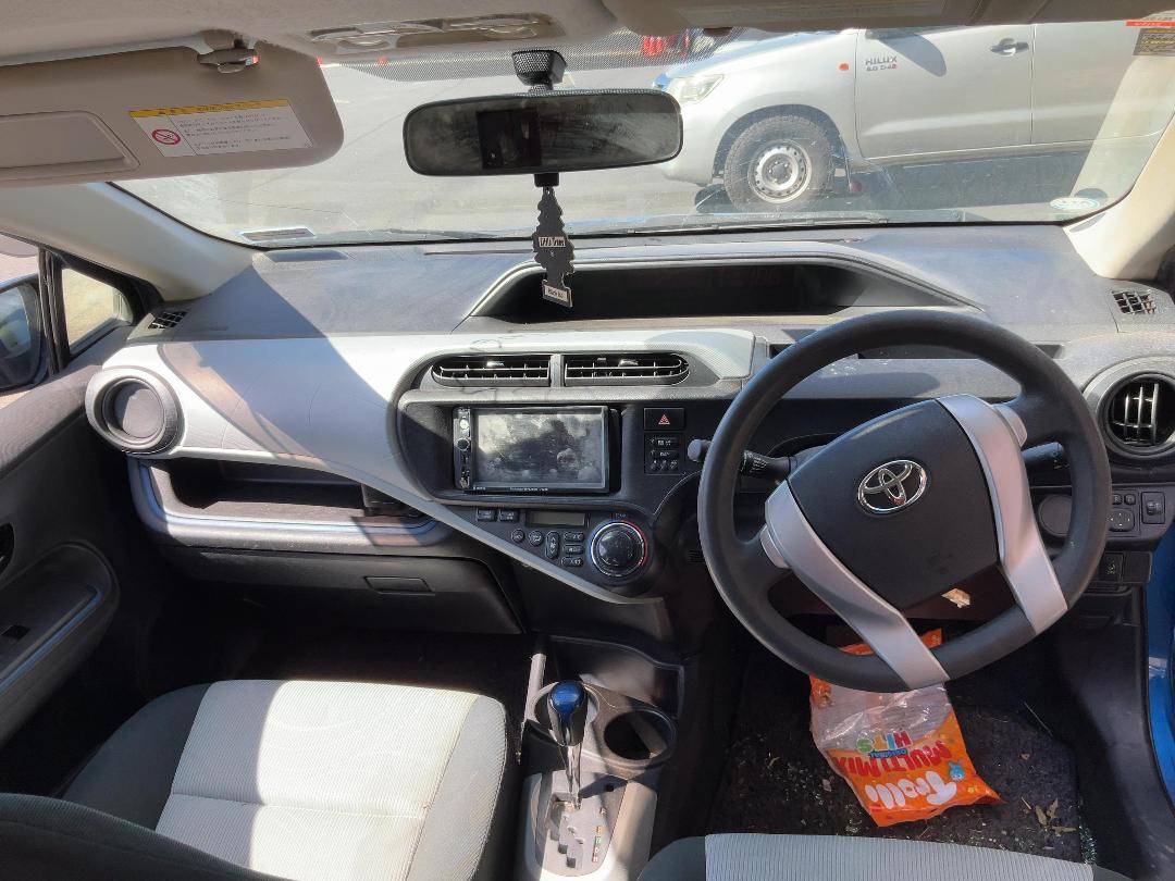 Photo '22' of Toyota Aqua