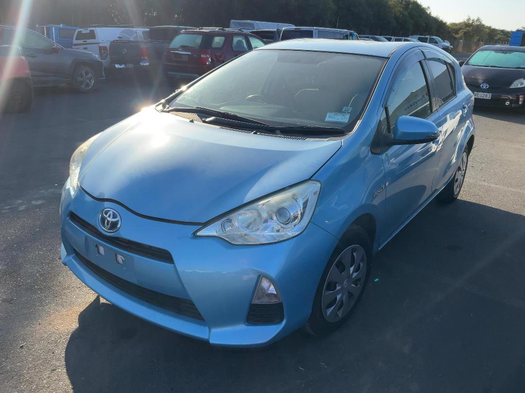 Photo '2' of Toyota Aqua