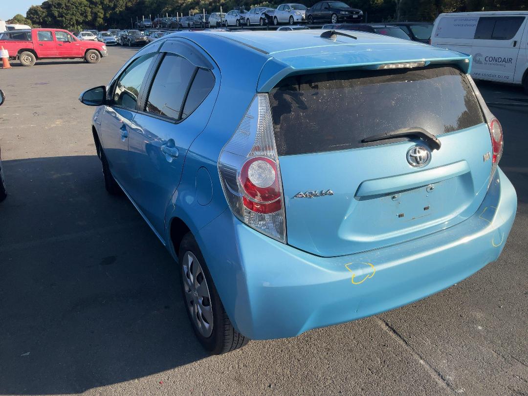 Photo '3' of Toyota Aqua