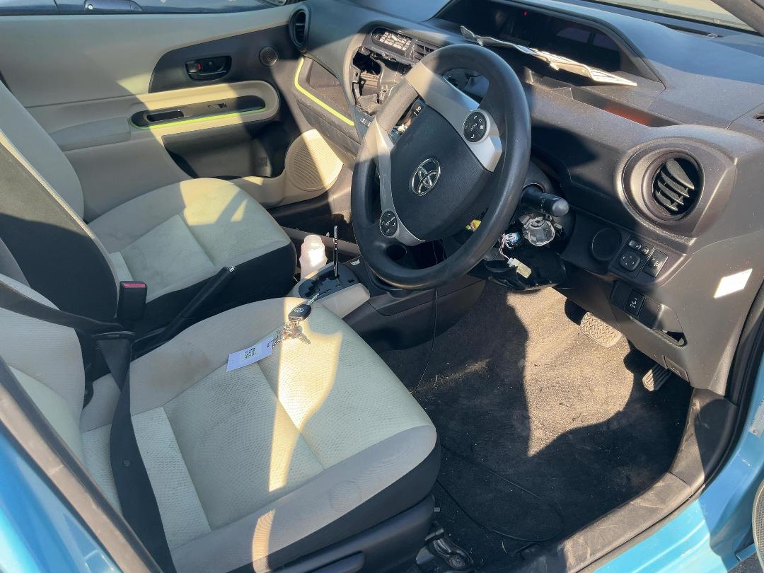 Photo '14' of Toyota Aqua