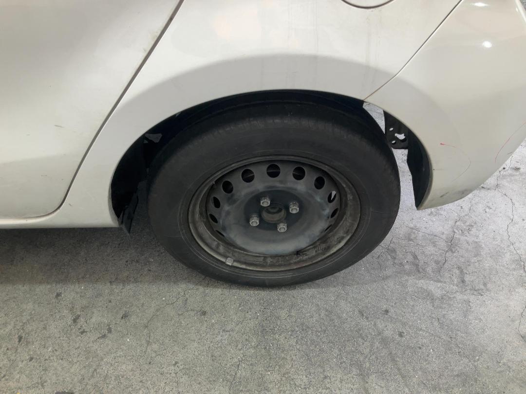 Photo '10' of Toyota Aqua Hybrid