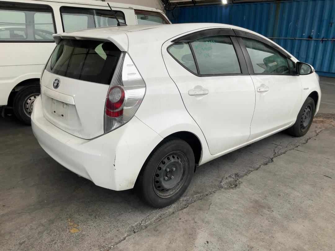 Photo '17' of Toyota Aqua Hybrid