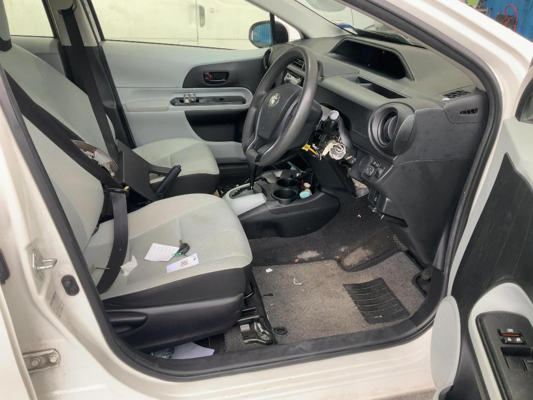 Photo '22' of Toyota Aqua Hybrid