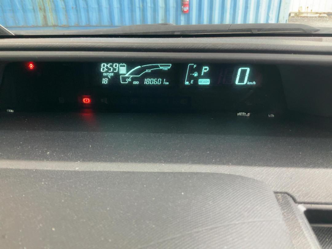 Photo '26' of Toyota Aqua Hybrid