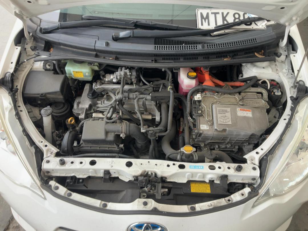 Photo '28' of Toyota Aqua Hybrid