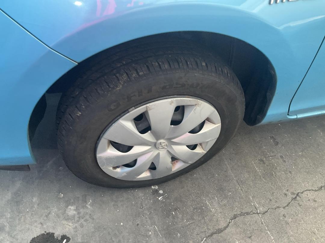 Photo '6' of Toyota Aqua Hybrid