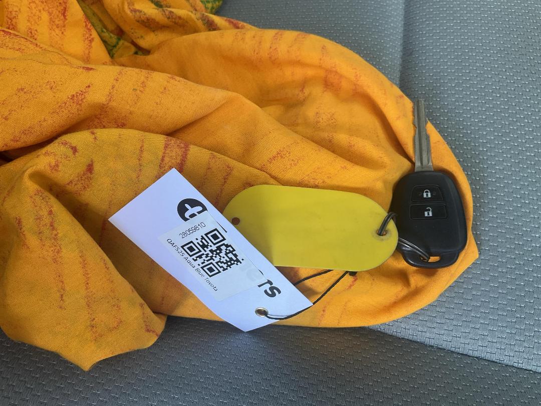 Photo '17' of Toyota Aqua Hybrid