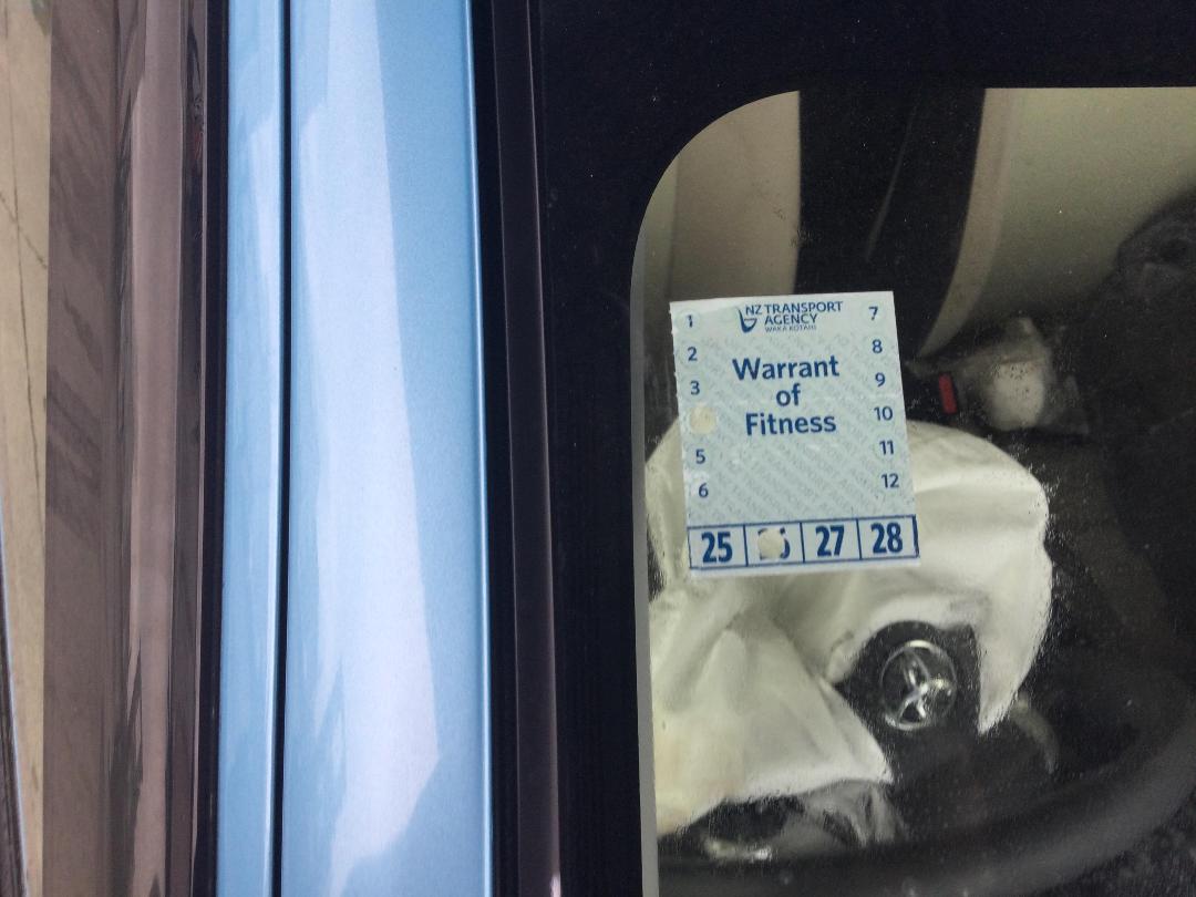 Photo '15' of Toyota Aqua Hybrid