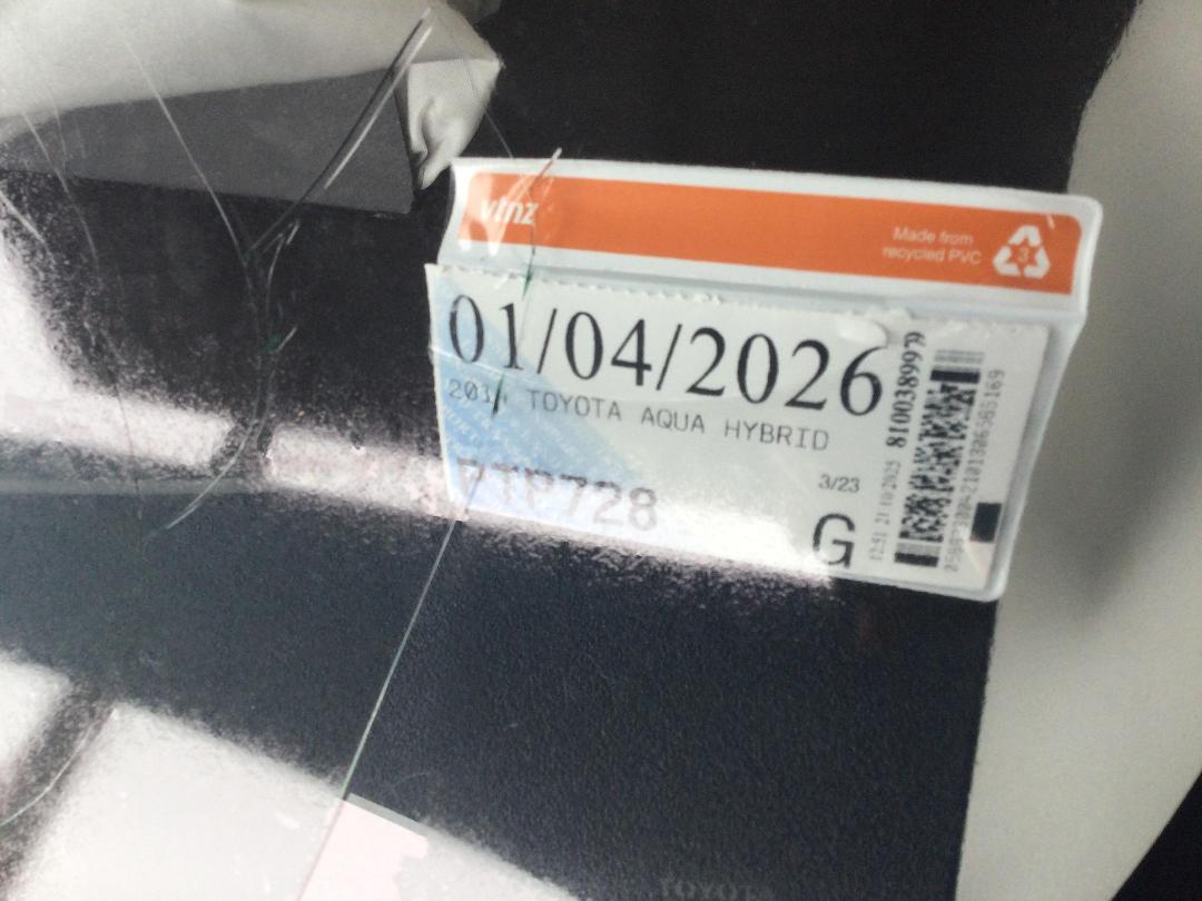 Photo '13' of Toyota Aqua Hybrid