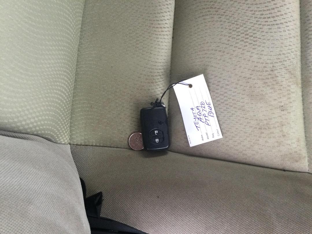 Photo '11' of Toyota Aqua Hybrid