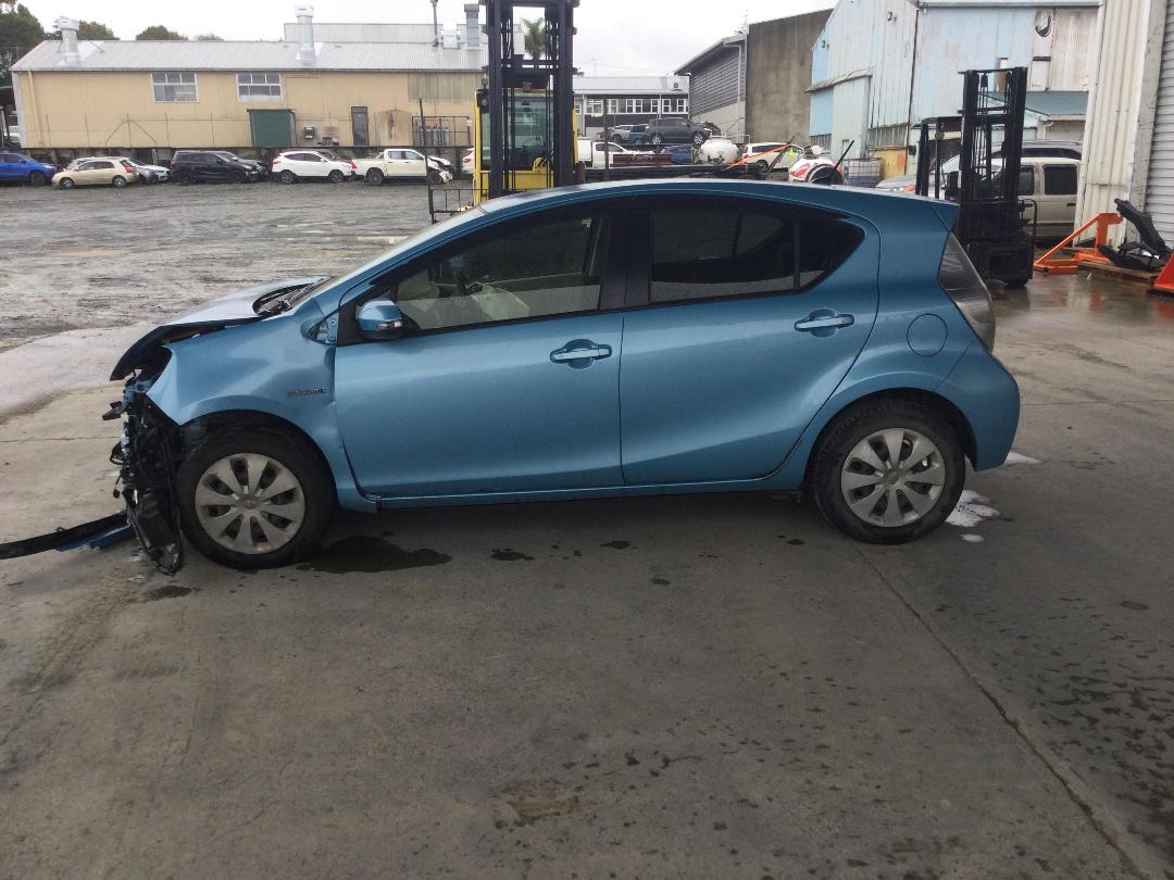 Photo '3' of Toyota Aqua Hybrid