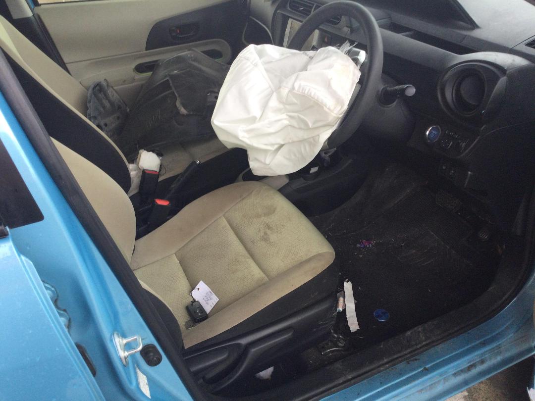 Photo '27' of Toyota Aqua Hybrid