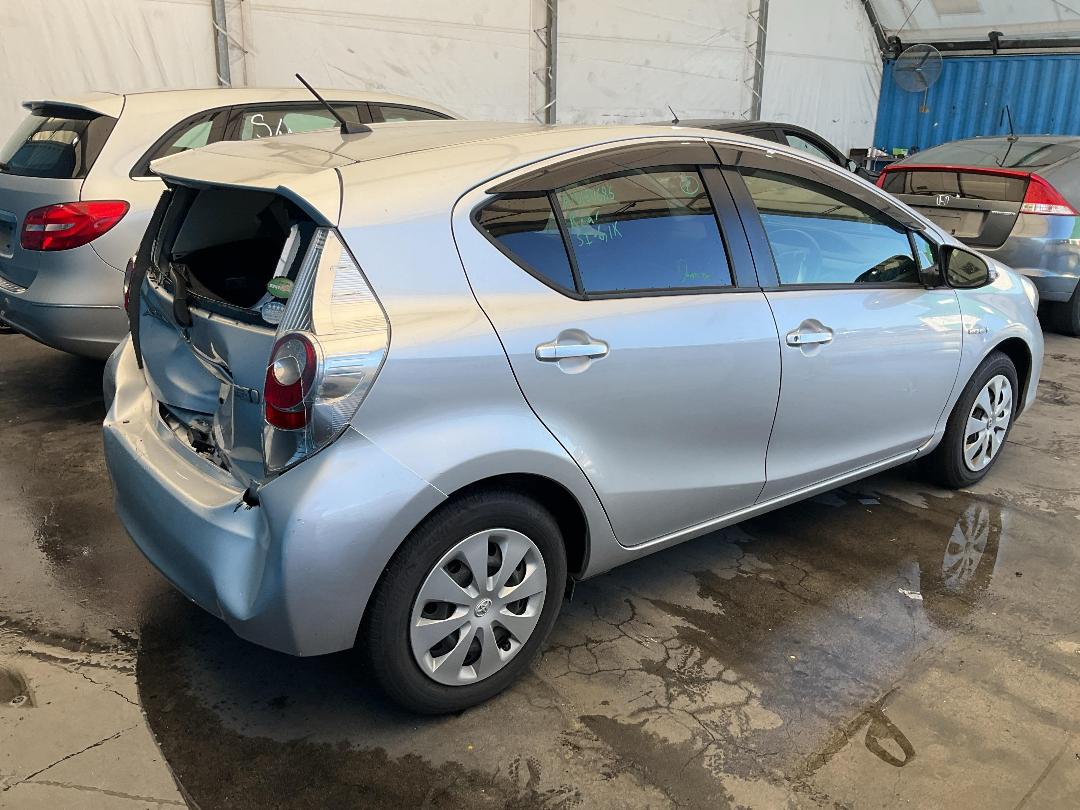 Photo '16' of Toyota Aqua Hybrid