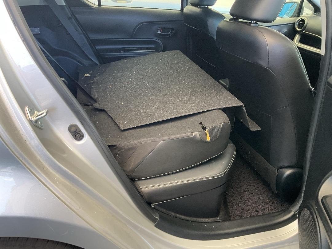 Photo '18' of Toyota Aqua Hybrid