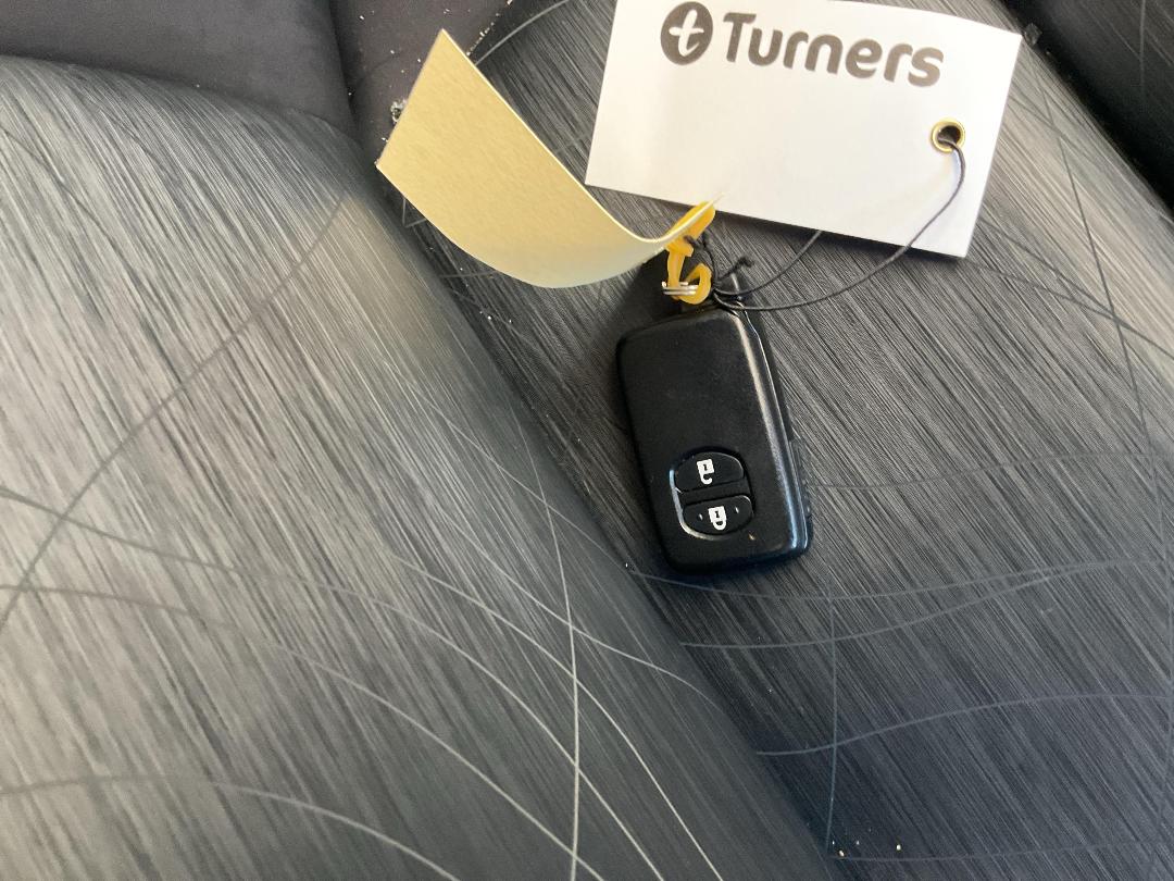 Photo '22' of Toyota Aqua Hybrid