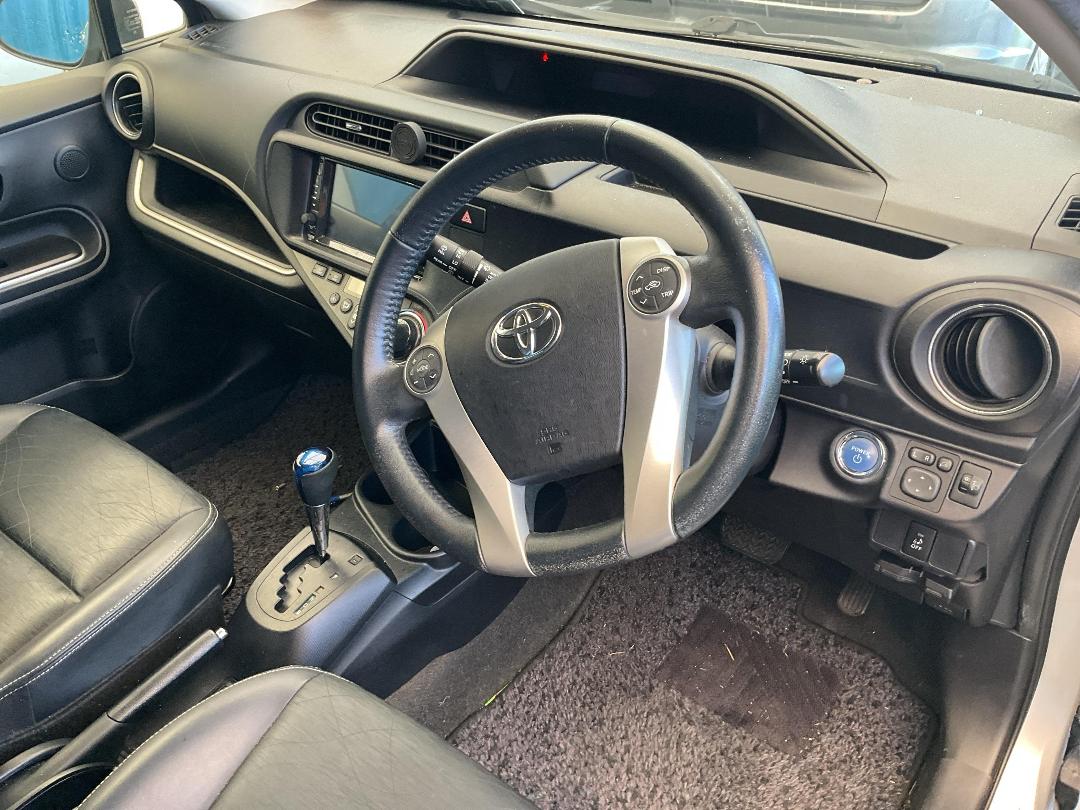 Photo '21' of Toyota Aqua Hybrid