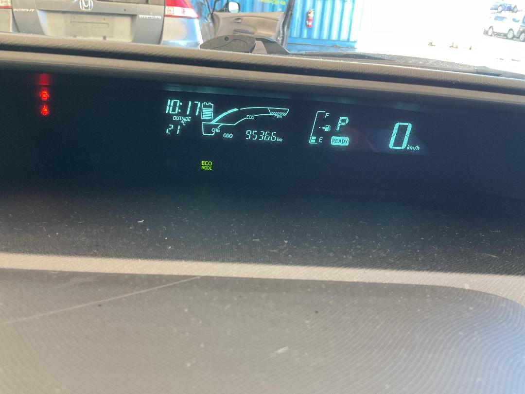 Photo '23' of Toyota Aqua Hybrid