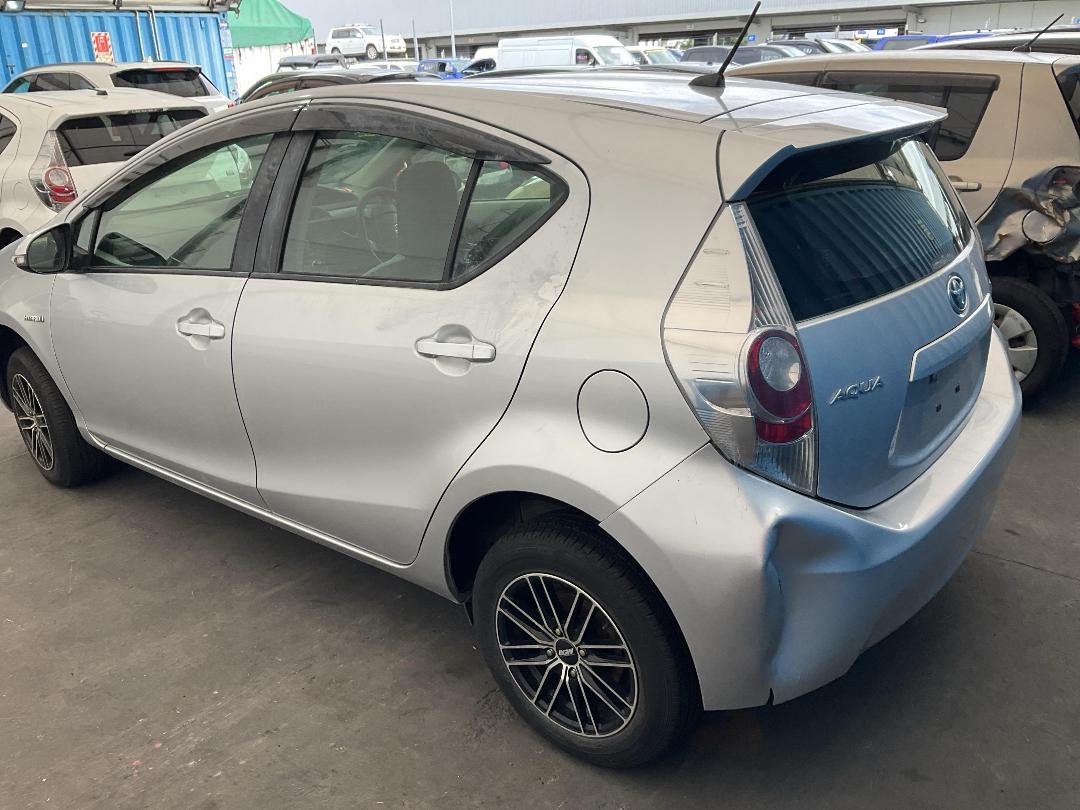 Photo '4' of Toyota Aqua Hybrid