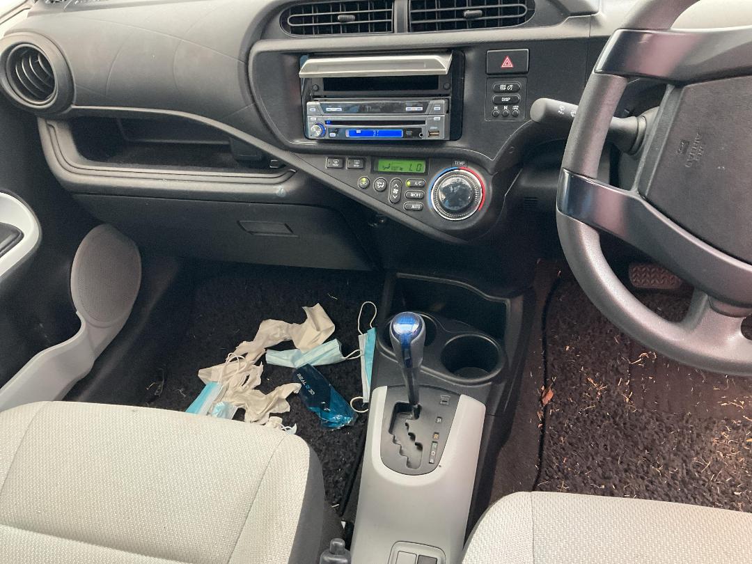 Photo '8' of Toyota Aqua Hybrid