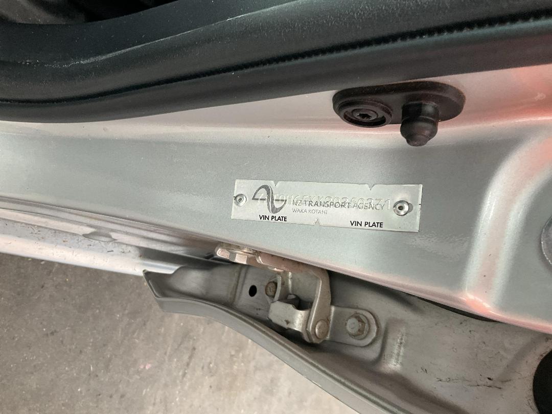 Photo '13' of Toyota Aqua Hybrid