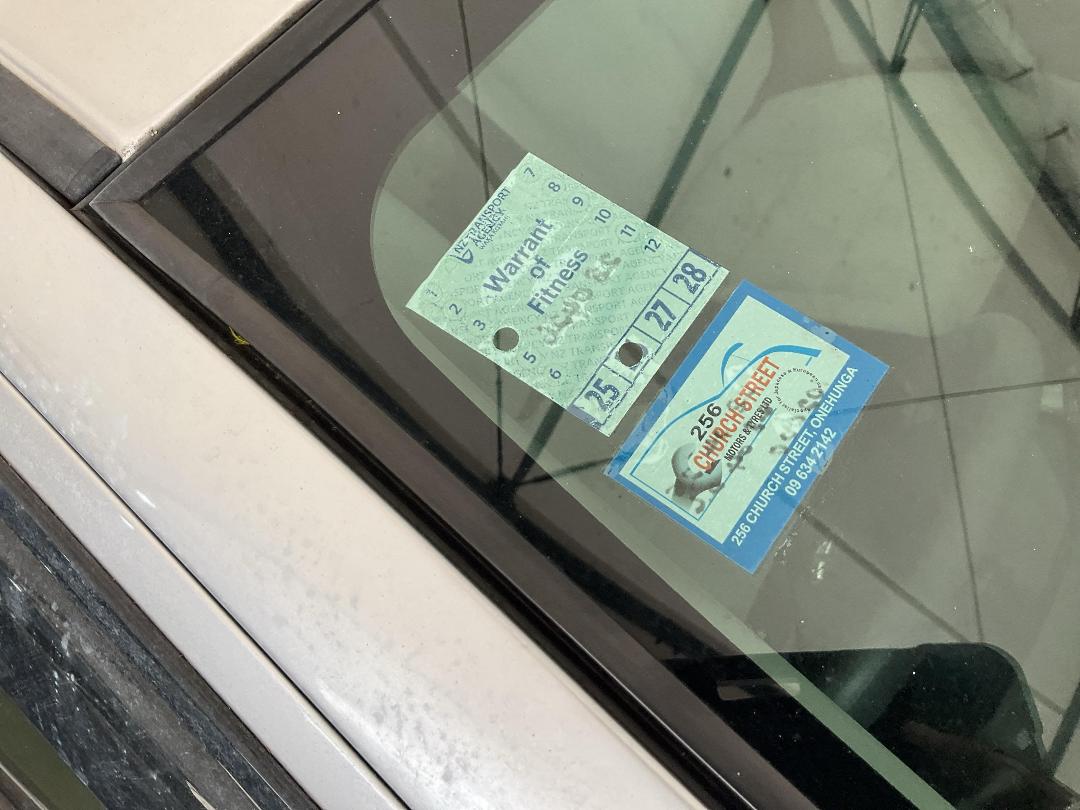 Photo '15' of Toyota Aqua Hybrid