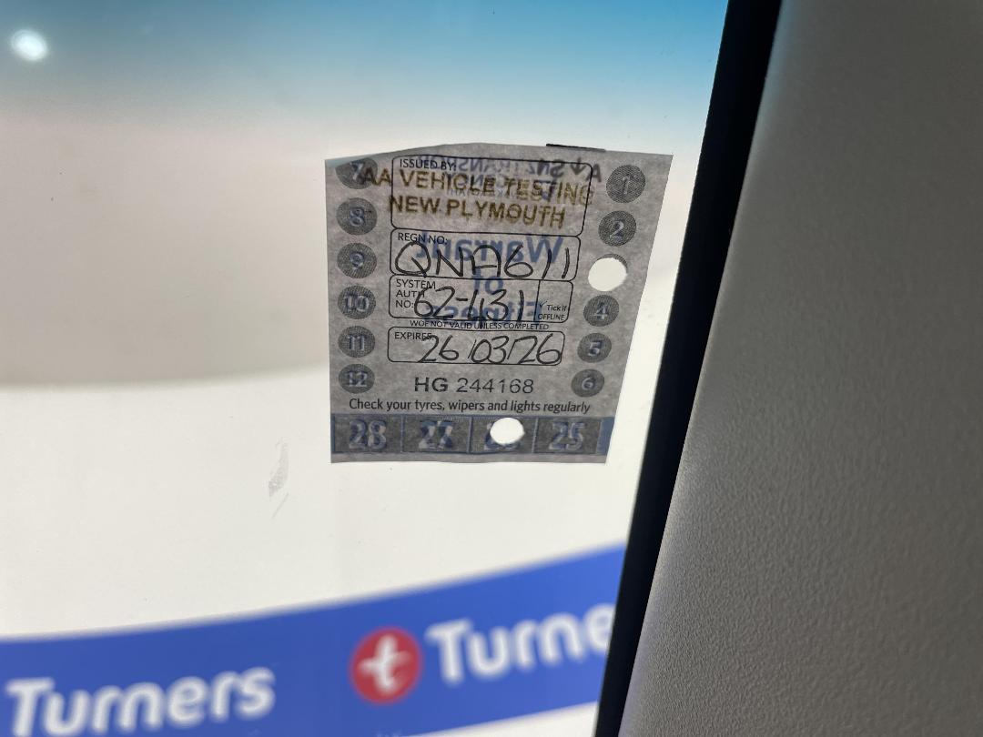 Photo '23' of Toyota Aqua Photo '23' of Toyota Aqua