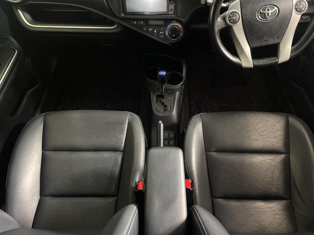 Photo '18' of Toyota Aqua Photo '18' of Toyota Aqua