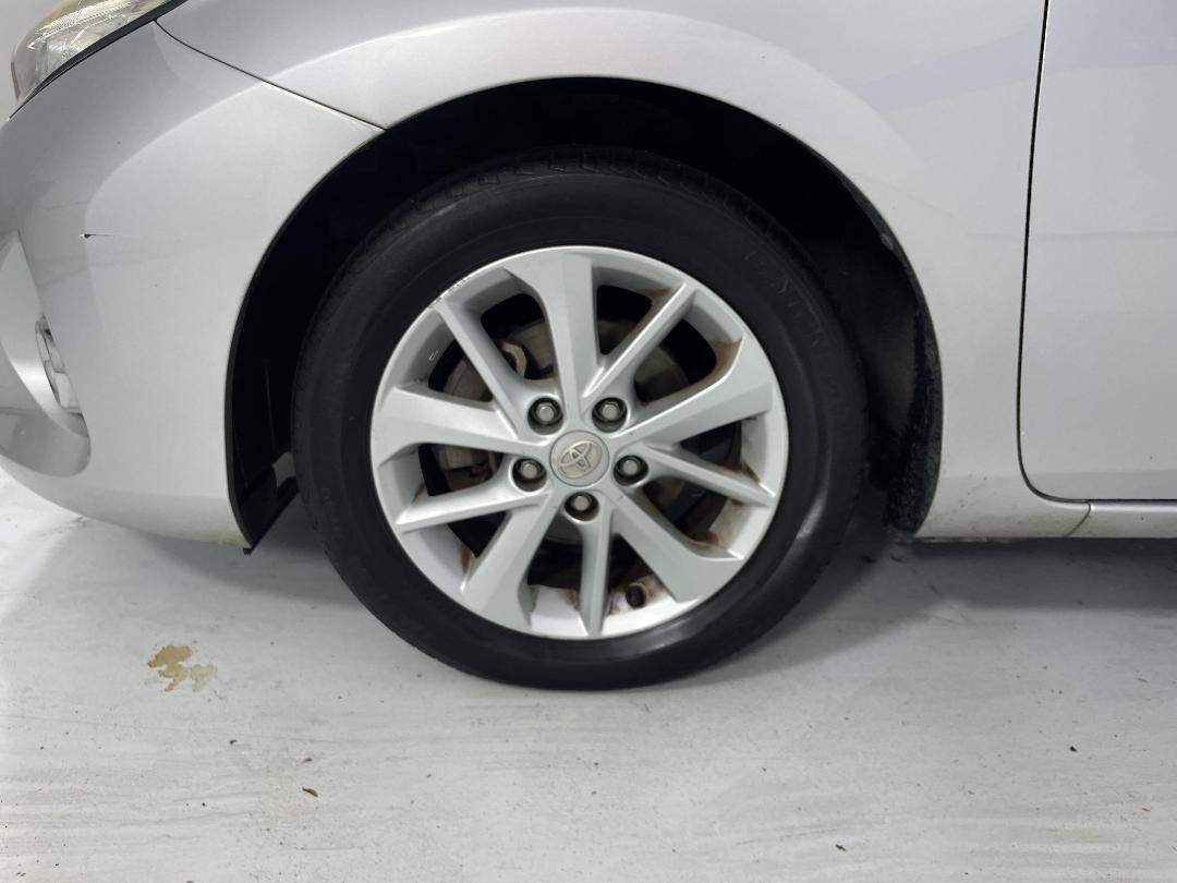 Photo '10' of Toyota Auris