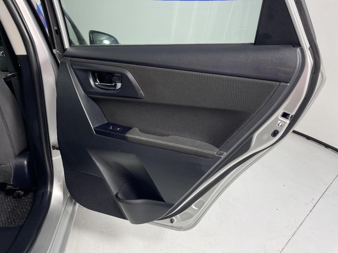 Photo '19' of Toyota Auris