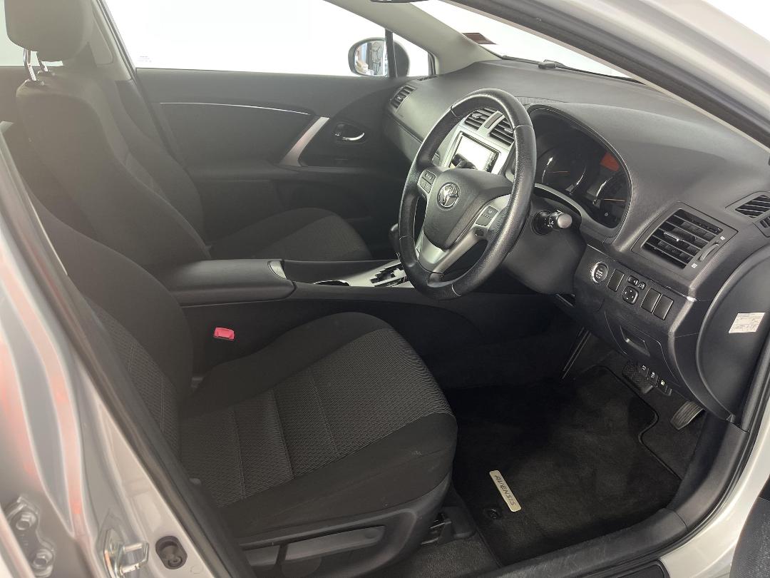 Photo '16' of Toyota Avensis Photo '16' of Toyota Avensis