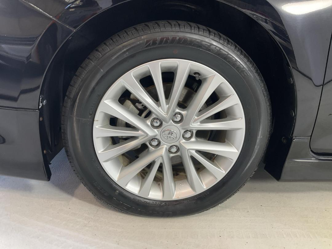 Photo '10' of Toyota Camry