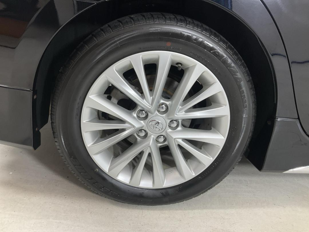 Photo '12' of Toyota Camry