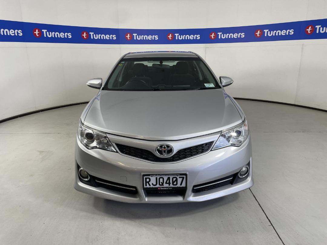 Photo '2' of Toyota Camry