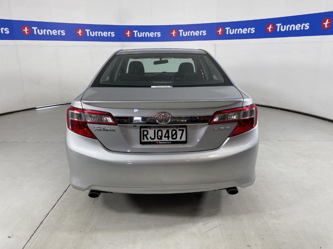 Photo '6' of Toyota Camry
